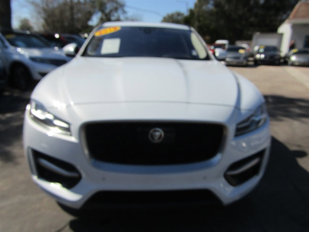 Used 2019 Jaguar F-PACE R-Sport image 2