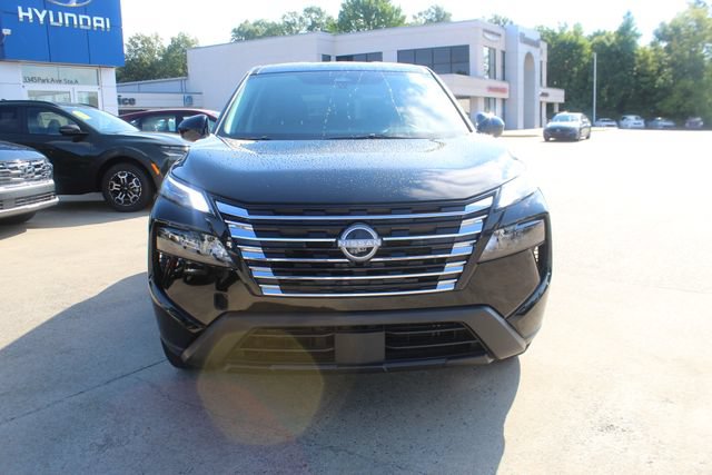 Used 2025 Nissan Rogue SV FWD image 12