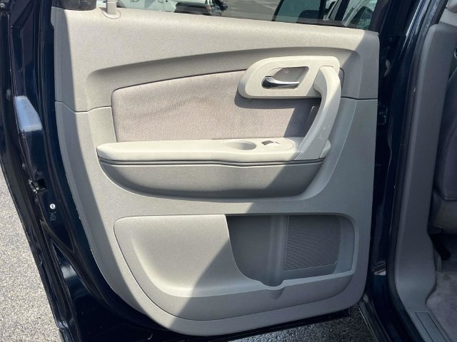 Used 2011 Chevrolet Traverse LS FWD image 17