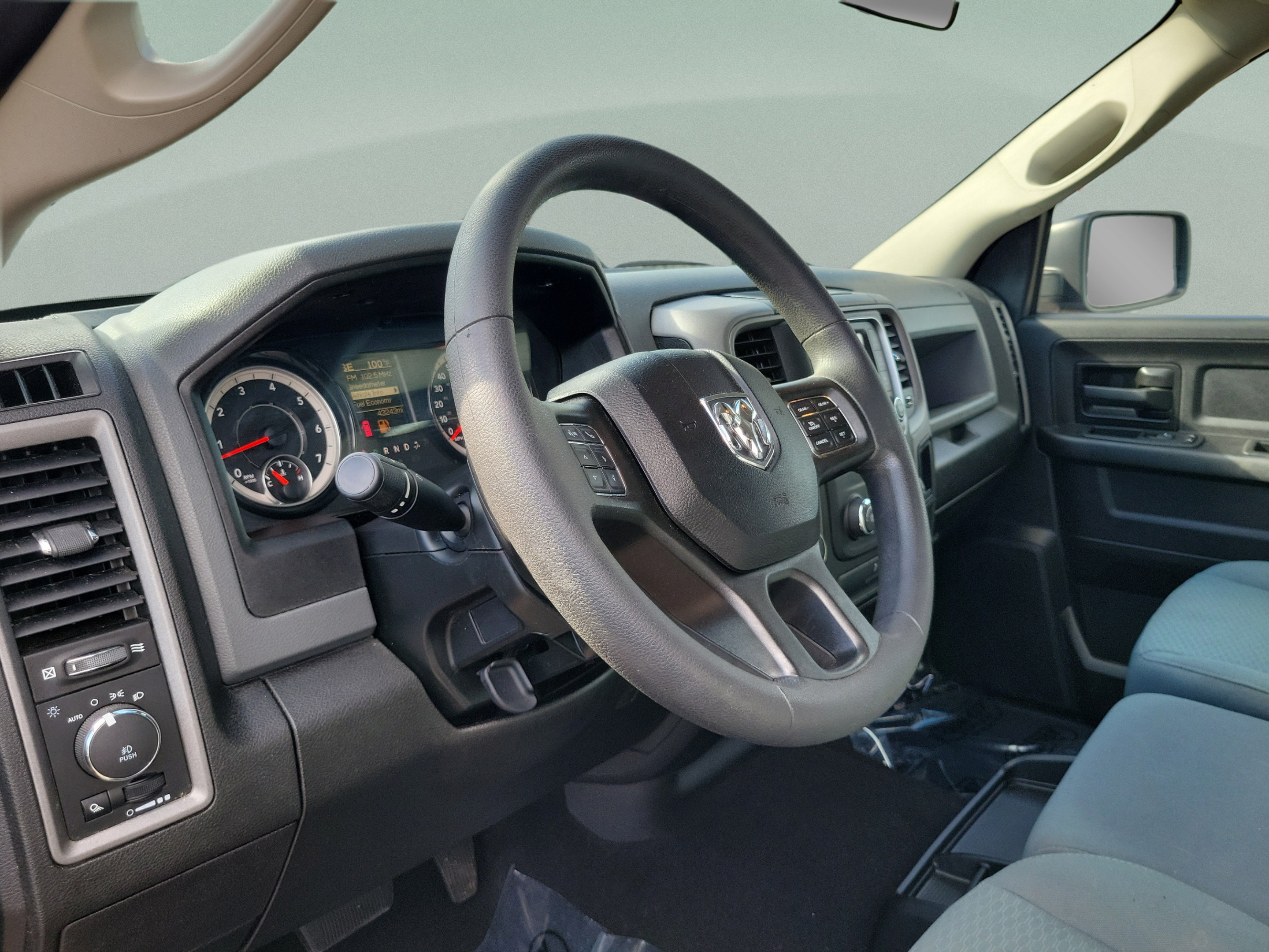 Used 2020 RAM 1500 Tradesman w/ Tradesman SXT Package RWD image 27