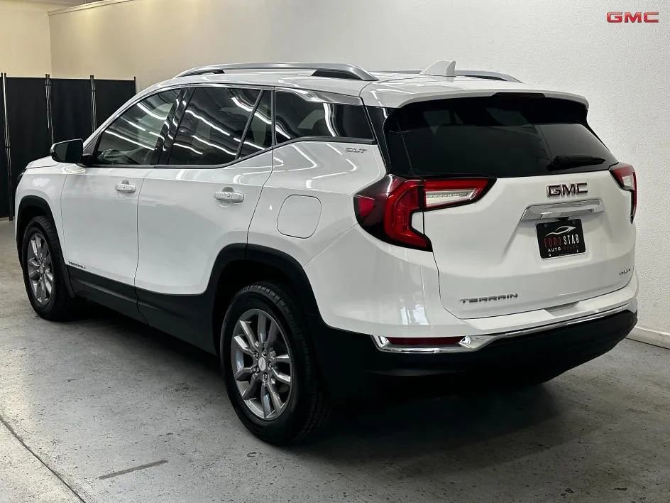 Used 2024 GMC Terrain SLT image 6