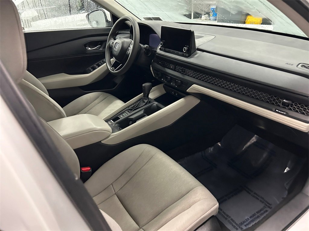 Used 2025 Honda Accord LX image 18