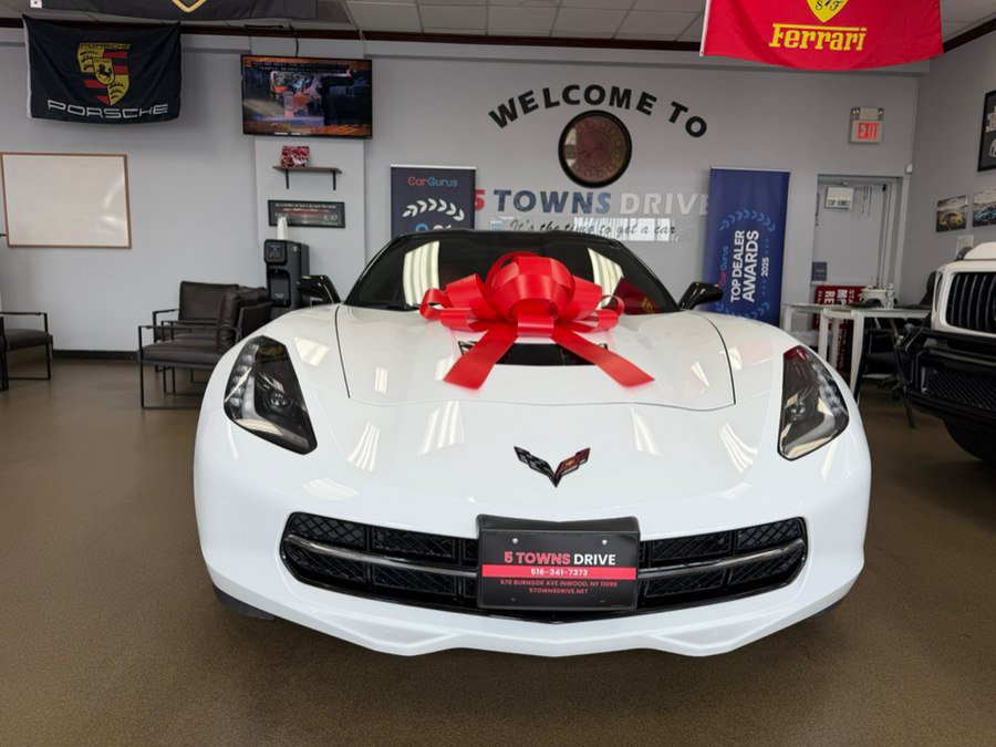 Used 2016 Chevrolet Corvette Stingray Coupe RWD image 3