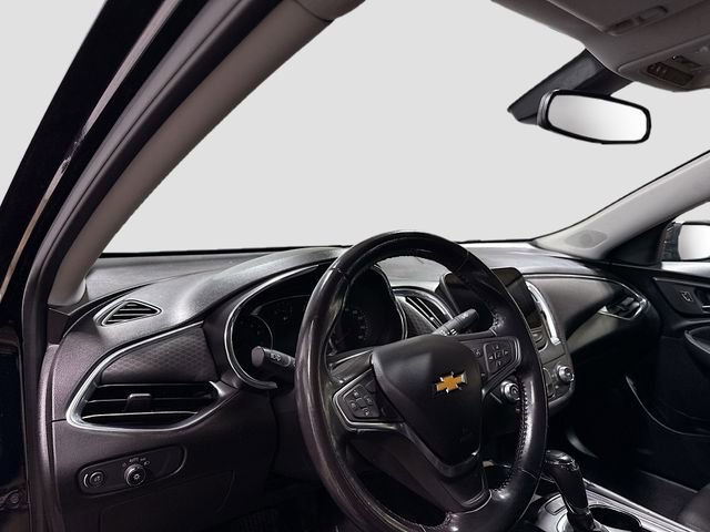 Used 2018 Chevrolet Malibu LT image 11