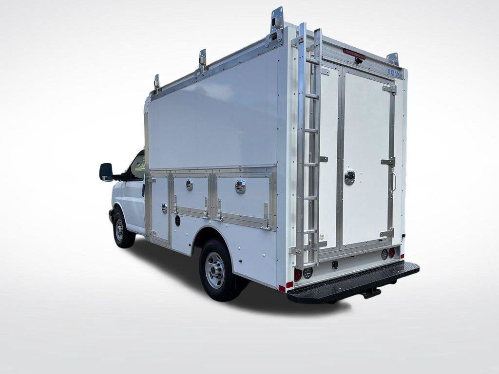 New 2026 GMC Savana 3500 w/ Power Convenience Package RWD image 3