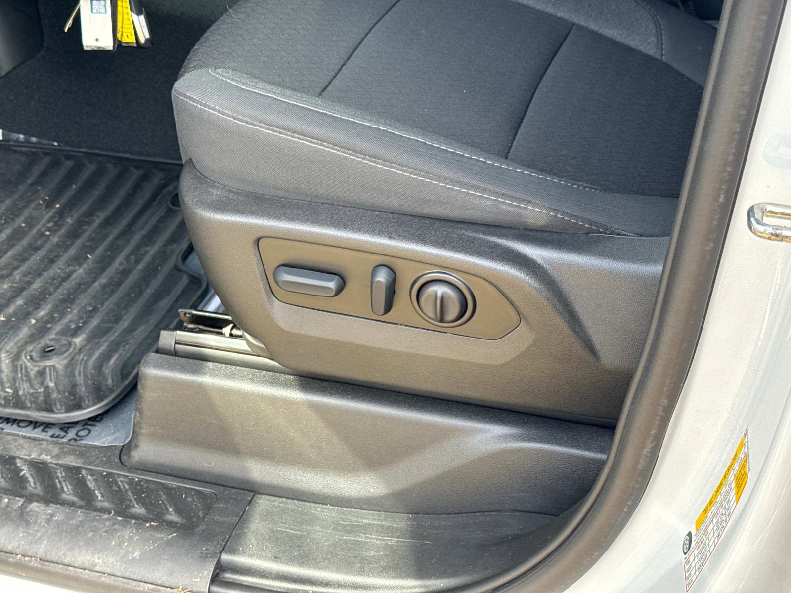 Used 2022 Chevrolet Silverado 1500 Custom image 19