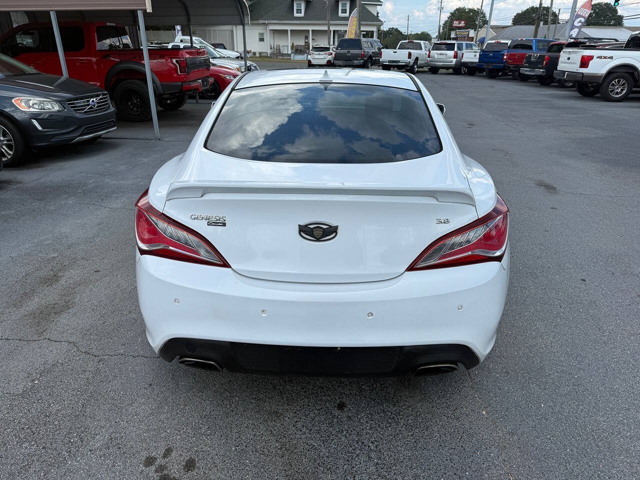 Used 2014 Hyundai Genesis 3.8 RWD image 5