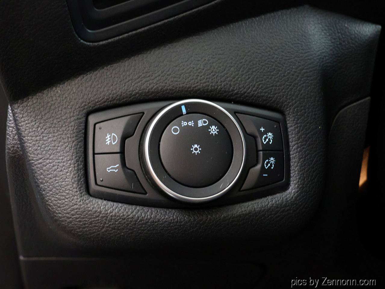 Used 2018 Ford Escape SE w/ SE Sync 3 Package FWD image 26