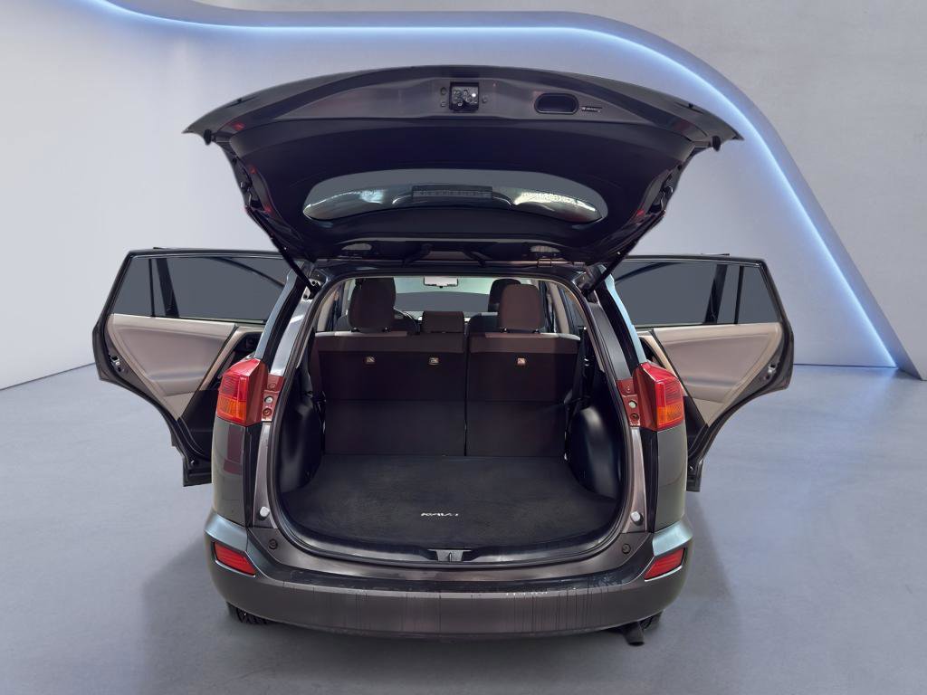 Used 2013 Toyota RAV4 LE image 11