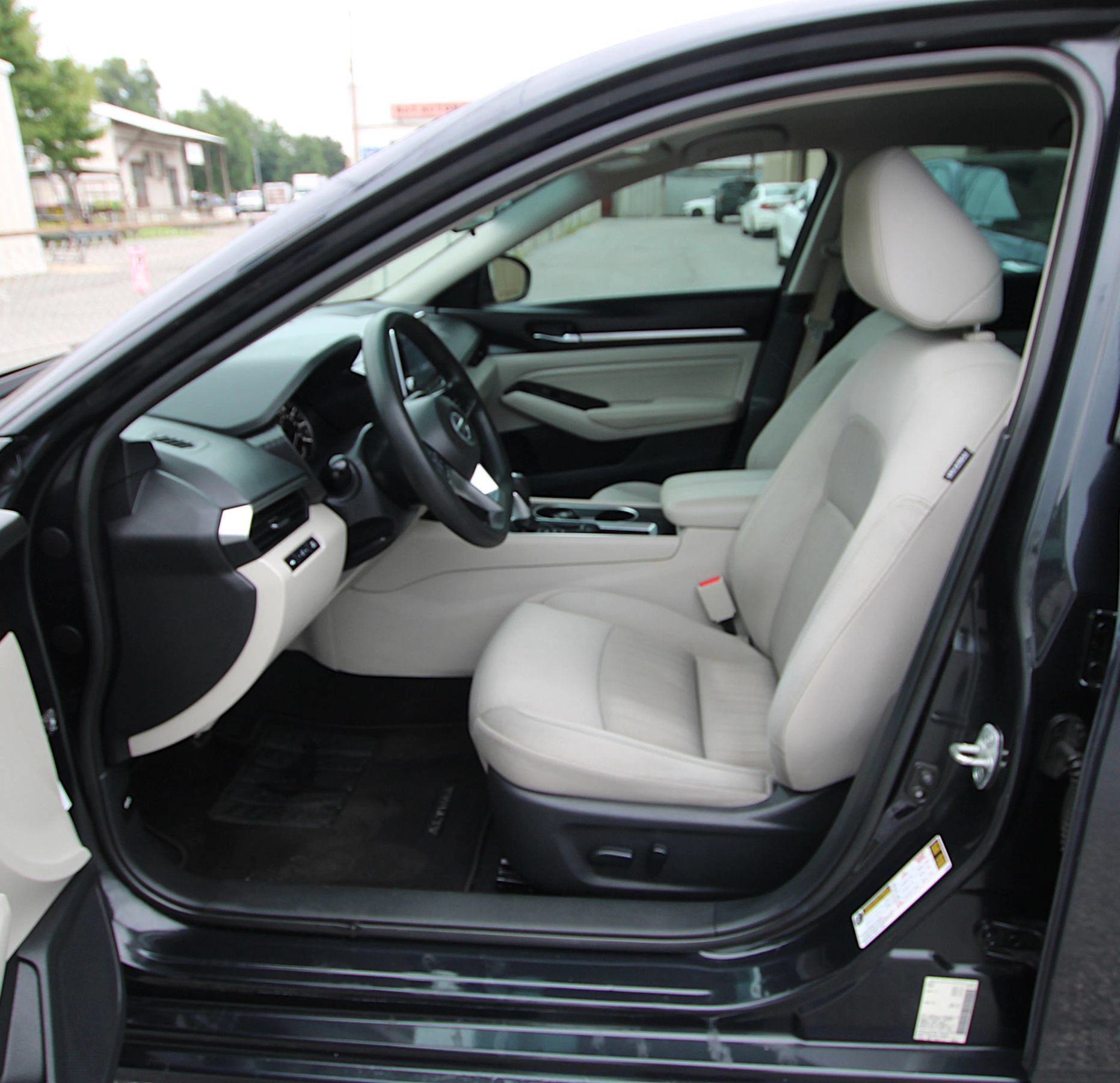 Used 2021 Nissan Altima 2.5 SV FWD image 9