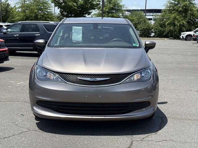 Used 2017 Chrysler Pacifica Touring FWD image 6