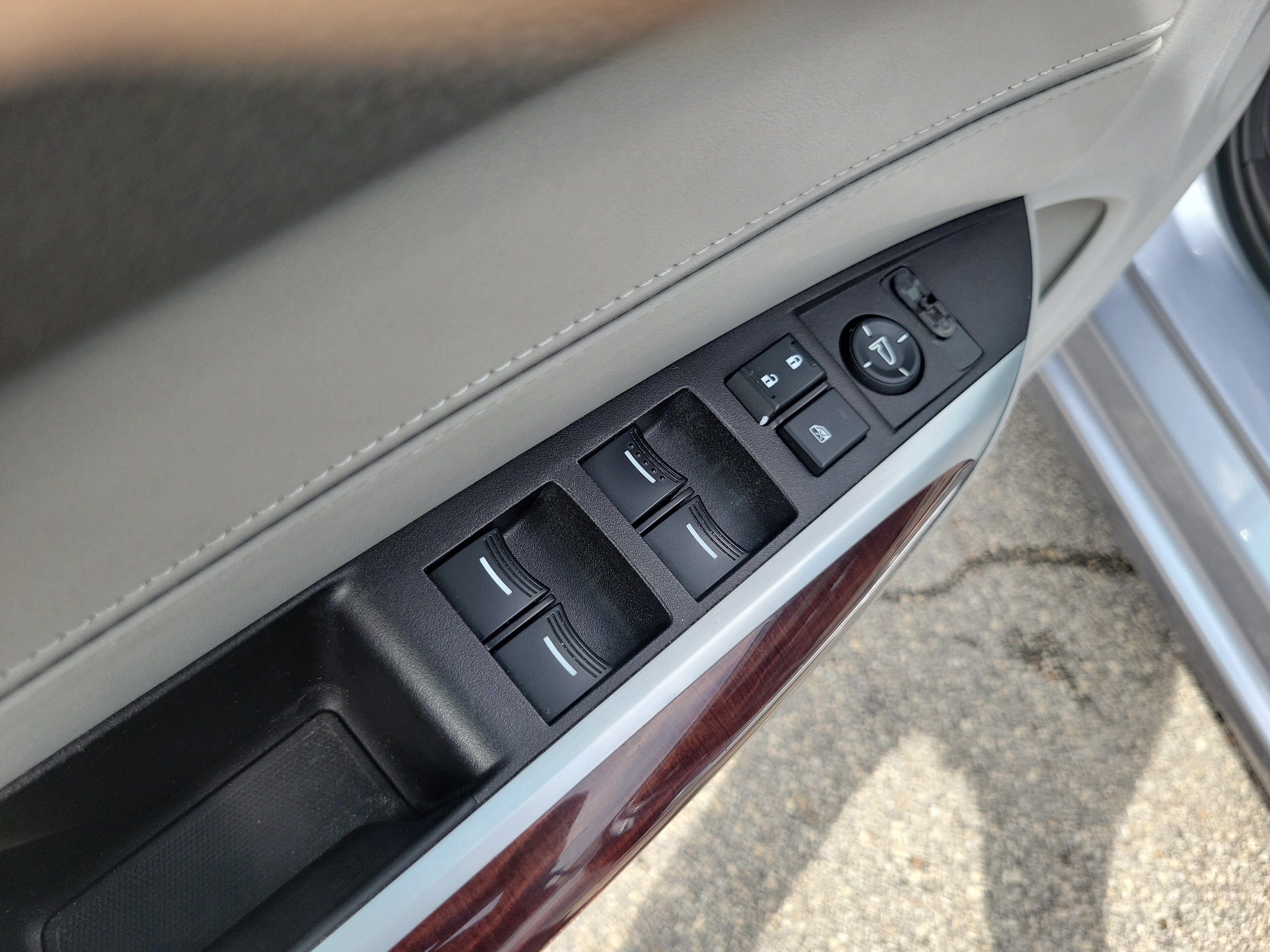 Used 2016 Acura TLX V6 FWD image 23