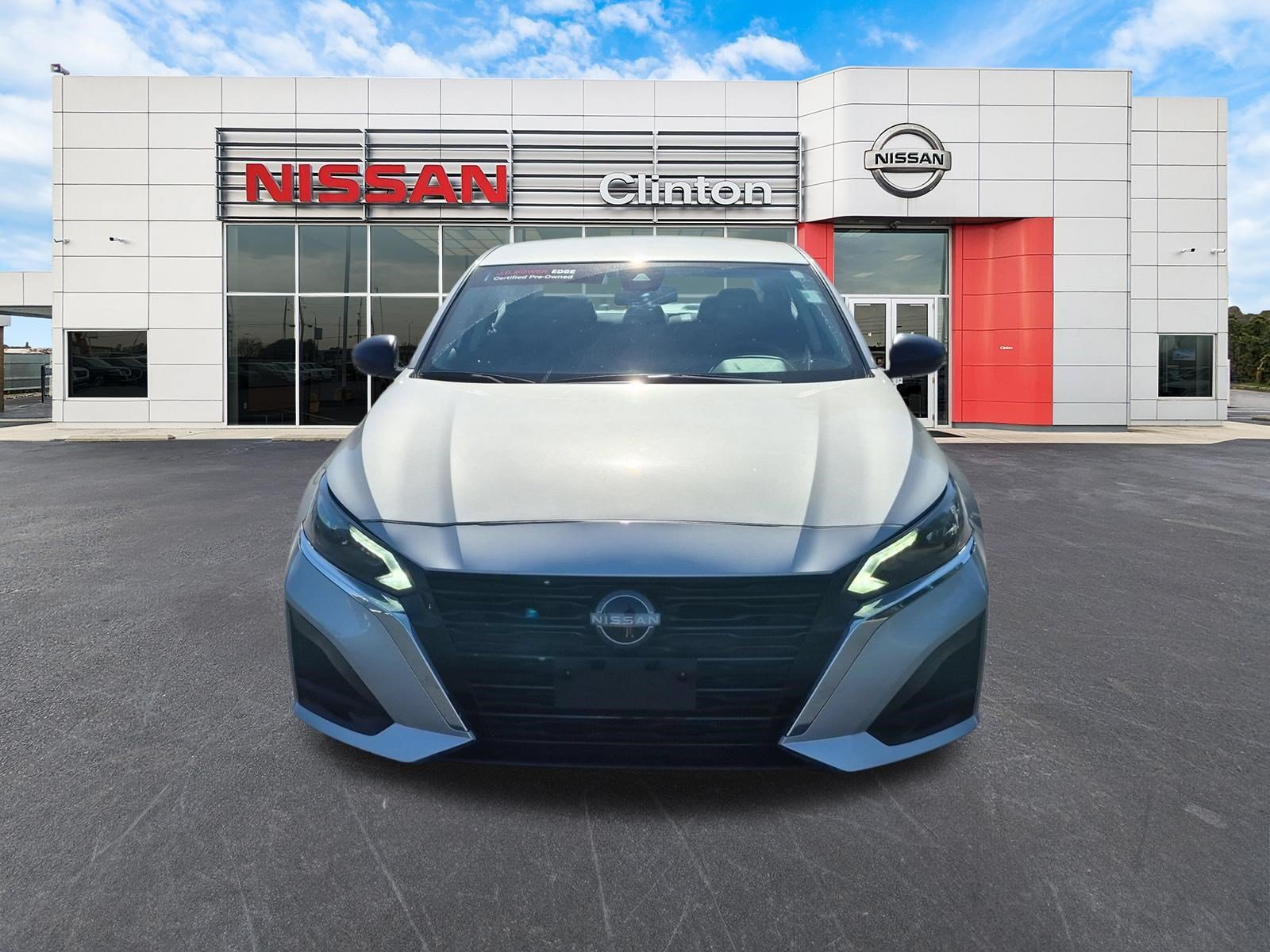 Used 2025 Nissan Altima 2.5 SV FWD image 8