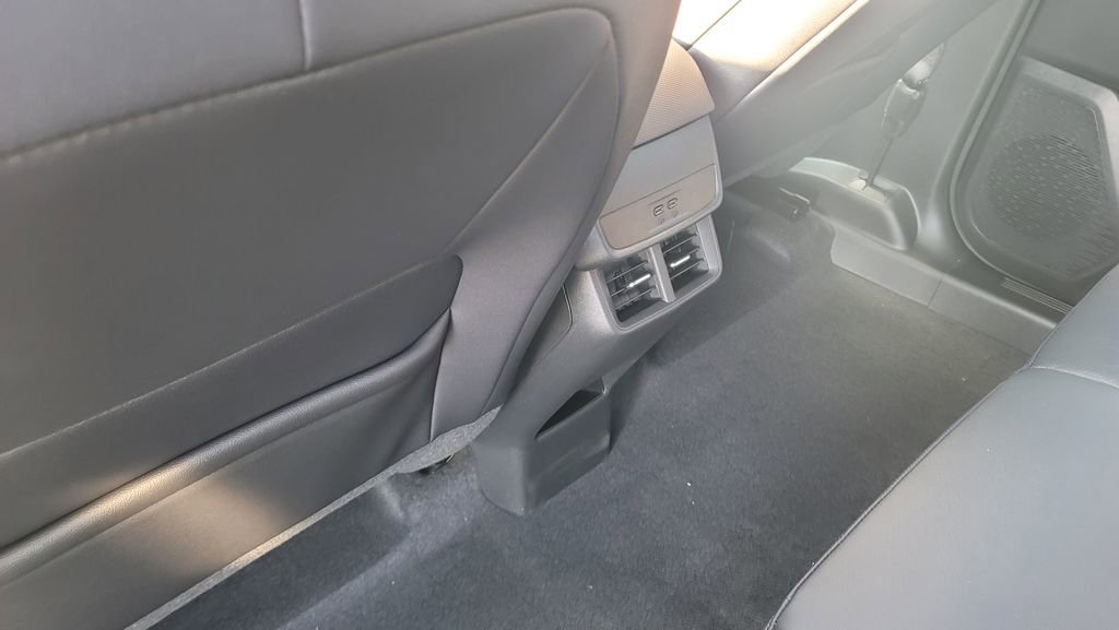 New 2026 Chevrolet Equinox LT image 26