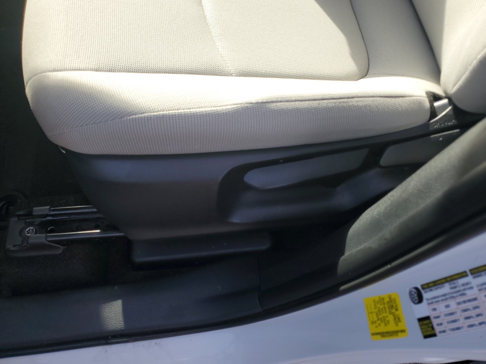 Certified 2024 Toyota Corolla Cross LE w/ Moonroof Package FWD image 18