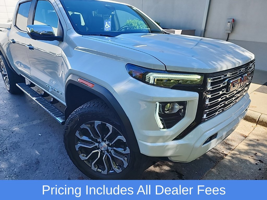 Used 2025 GMC Canyon Denali AWD/4WD image 1