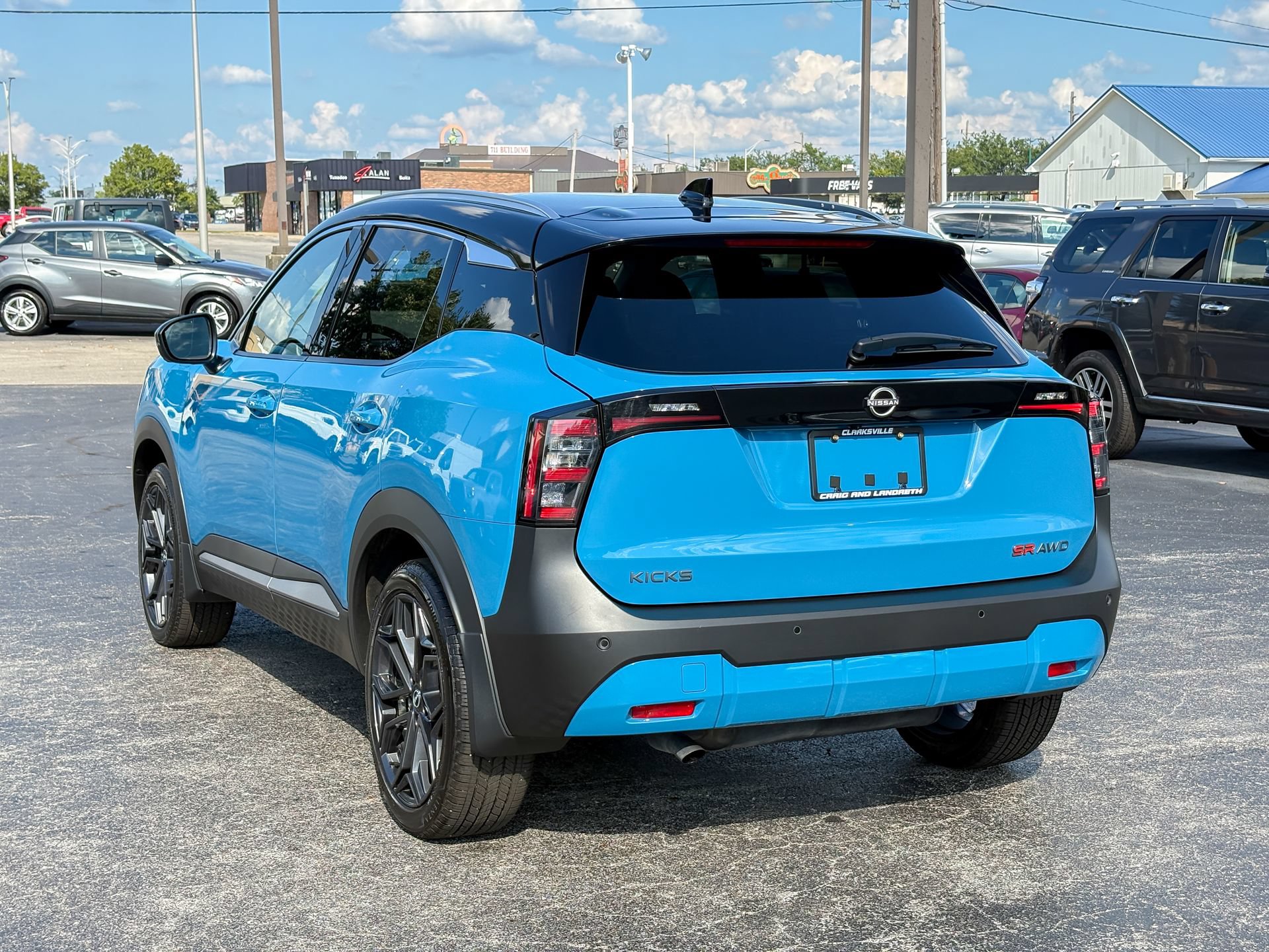 Used 2025 Nissan Kicks SR w/ SR Premium Package AWD/4WD image 8