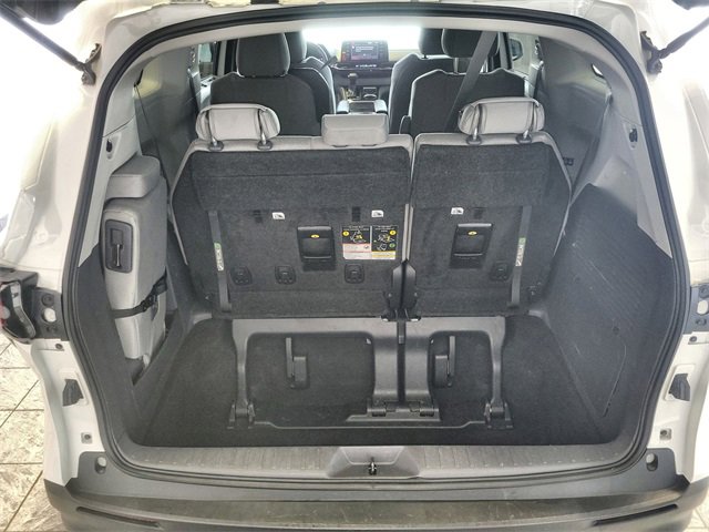 Used 2024 Toyota Sienna LE image 24