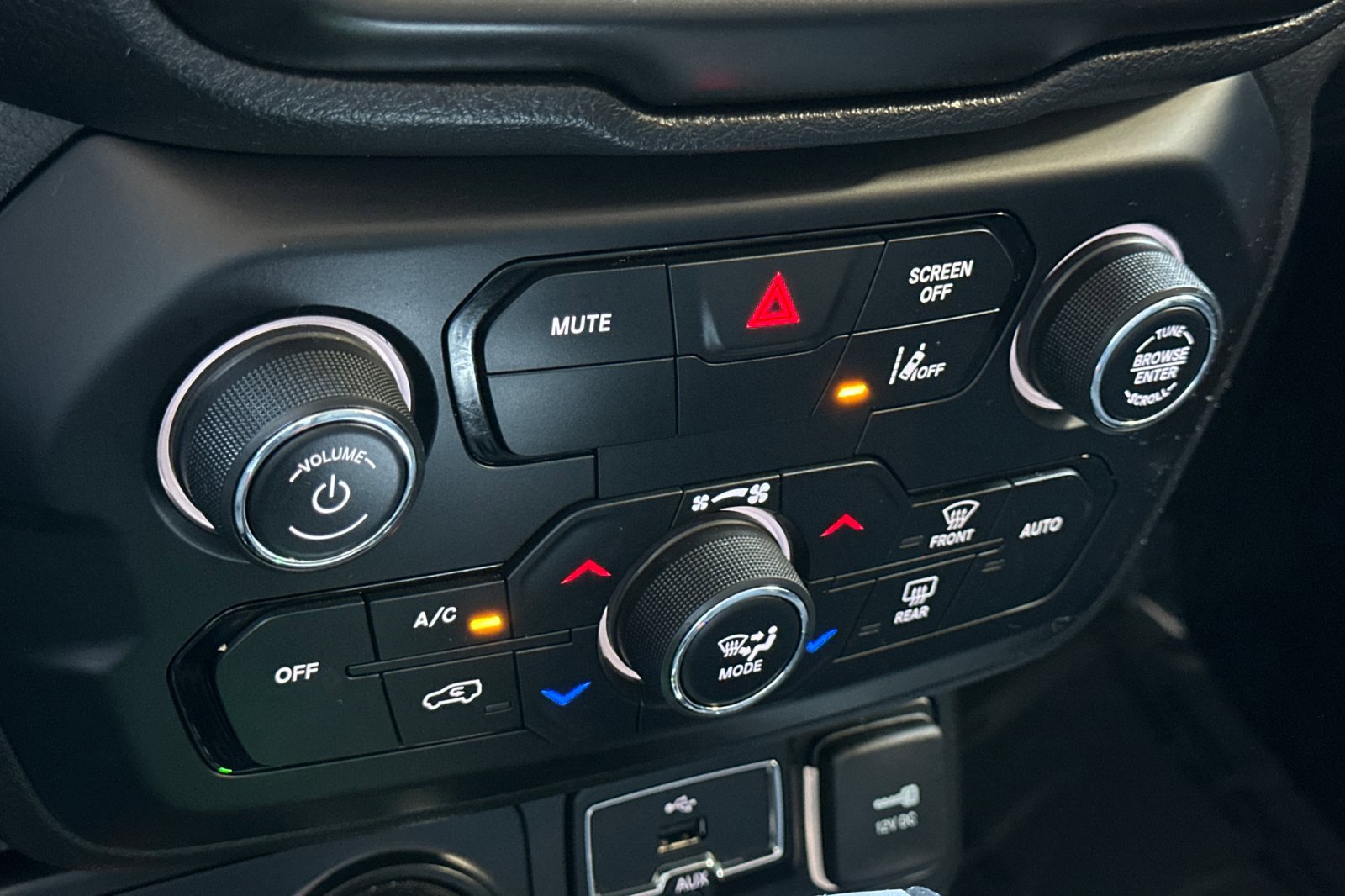 Used 2022 Jeep Renegade Latitude image 28