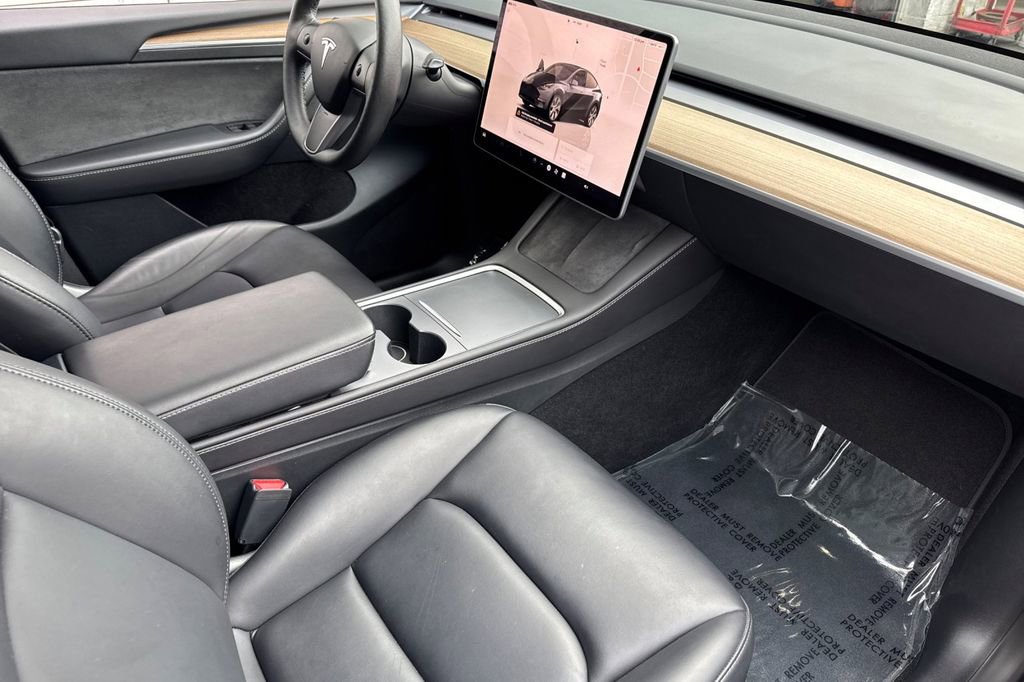 Used 2023 Tesla Model Y Long Range image 14