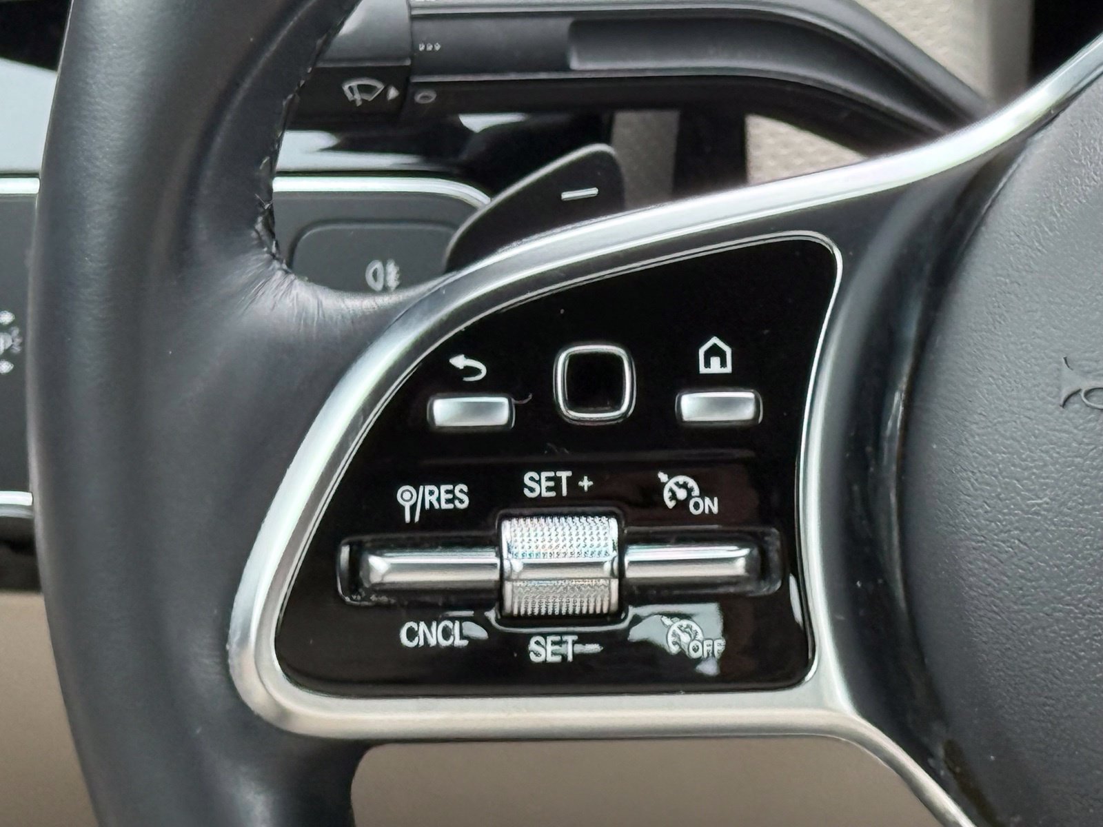 Used 2023 Mercedes-Benz CLA 250 4MATIC image 35