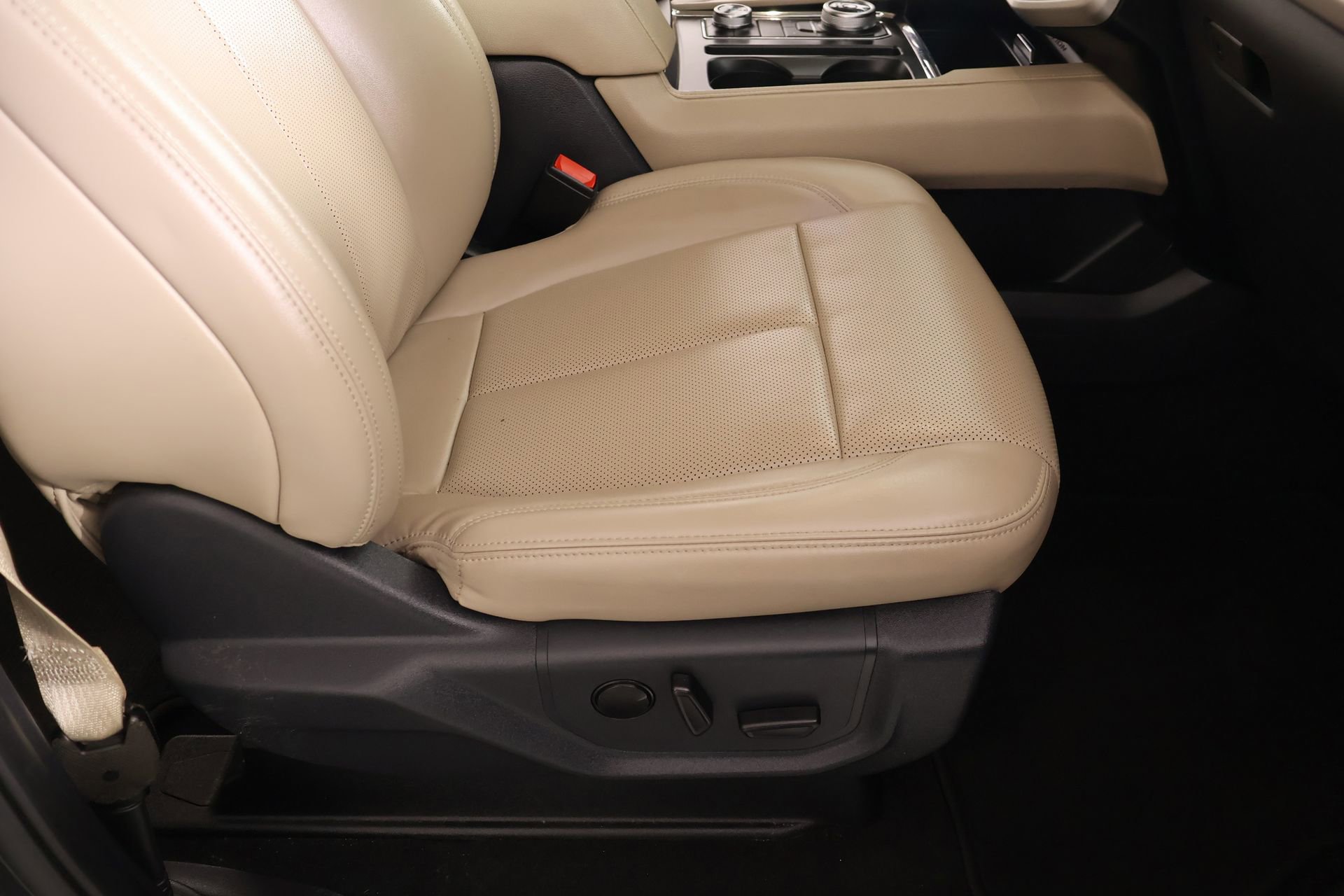 Used 2024 Ford Expedition Max XLT image 15