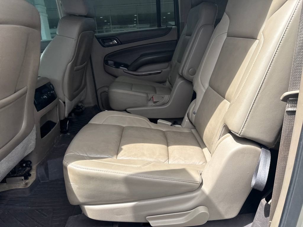 Used 2015 Chevrolet Suburban LT w/ Luxury Package AWD/4WD image 32