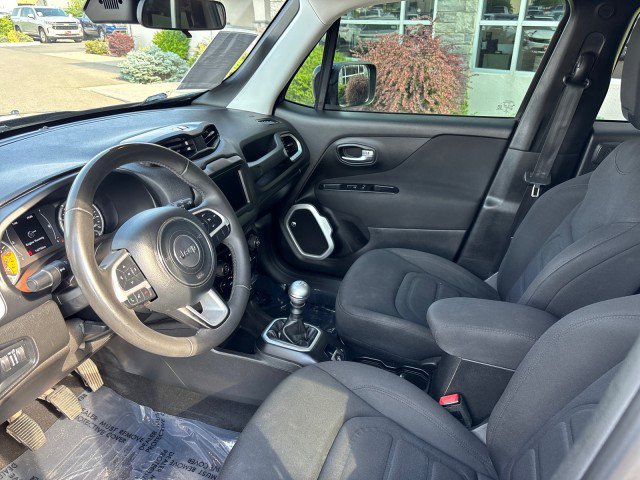 Used 2018 Jeep Renegade Latitude image 20