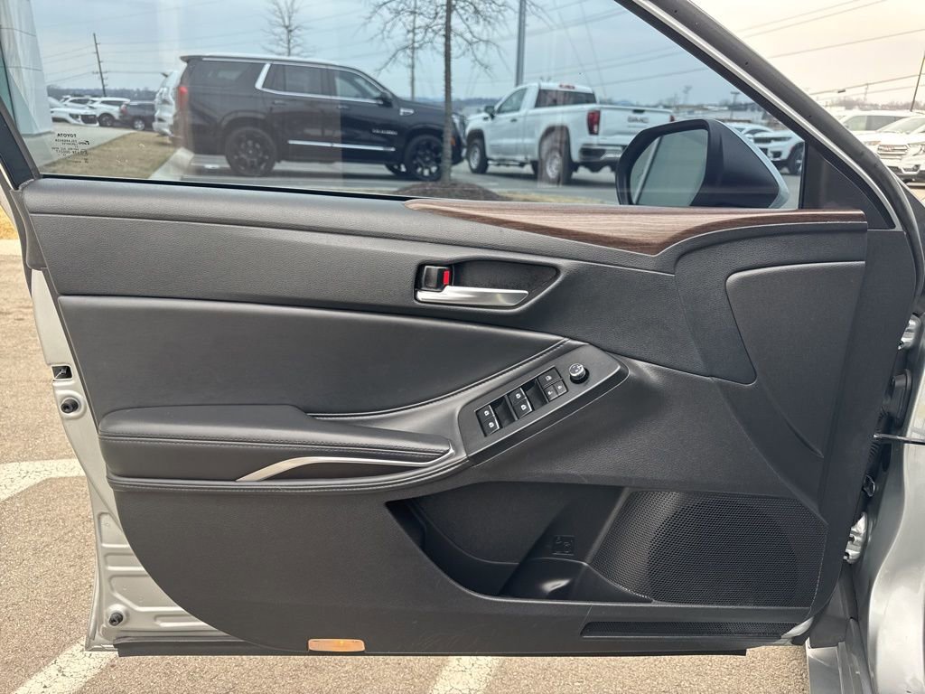 Used 2020 Toyota Avalon XLE image 10