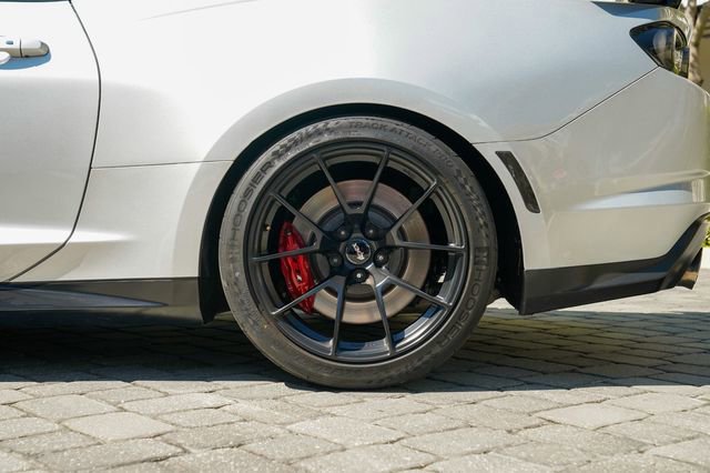 Used 2019 Chevrolet Camaro ZL1 image 17