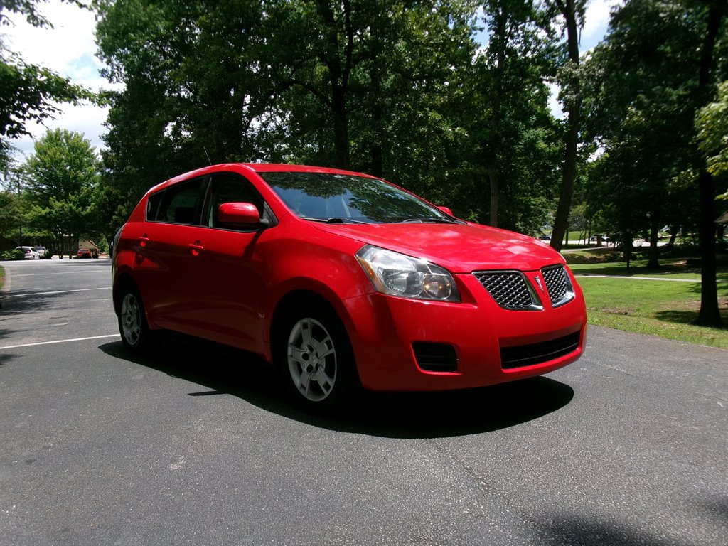 Used 2009 Pontiac Vibe w/ Preferred Package FWD image 3