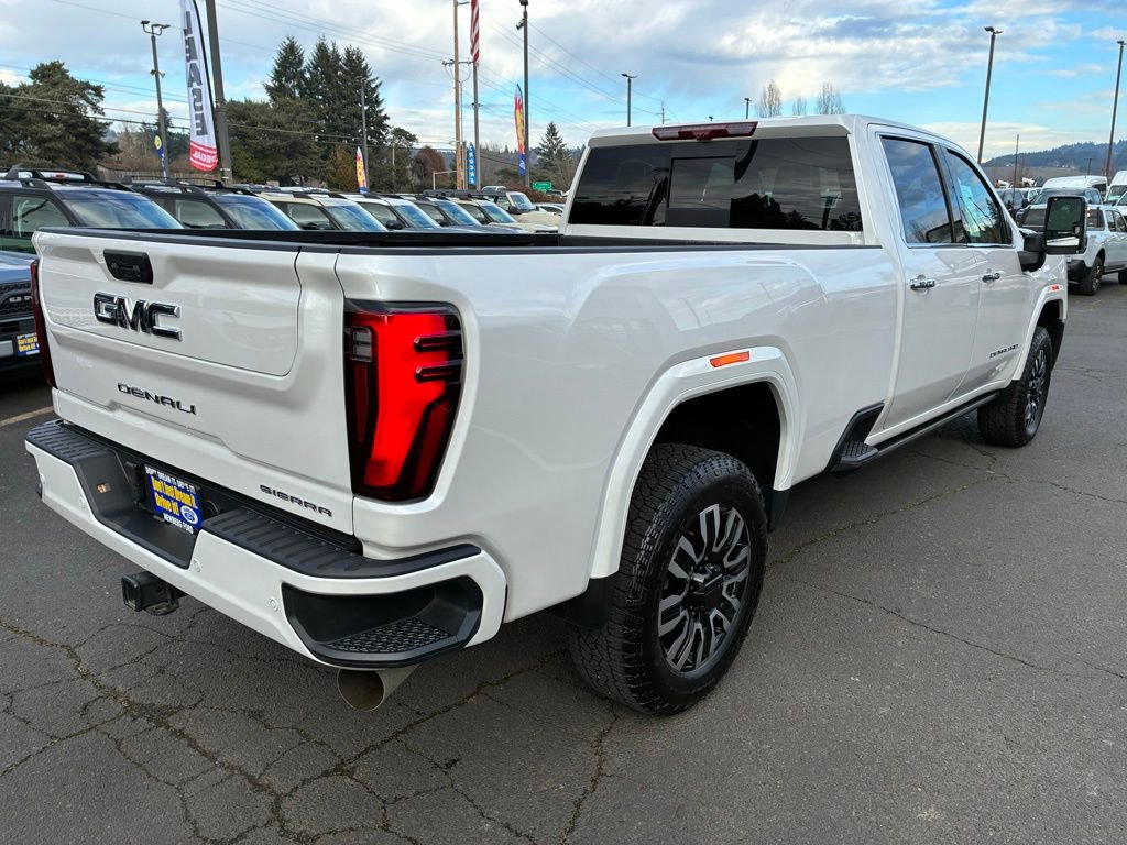 Used 2024 GMC Sierra 3500 Denali Ultimate image 11
