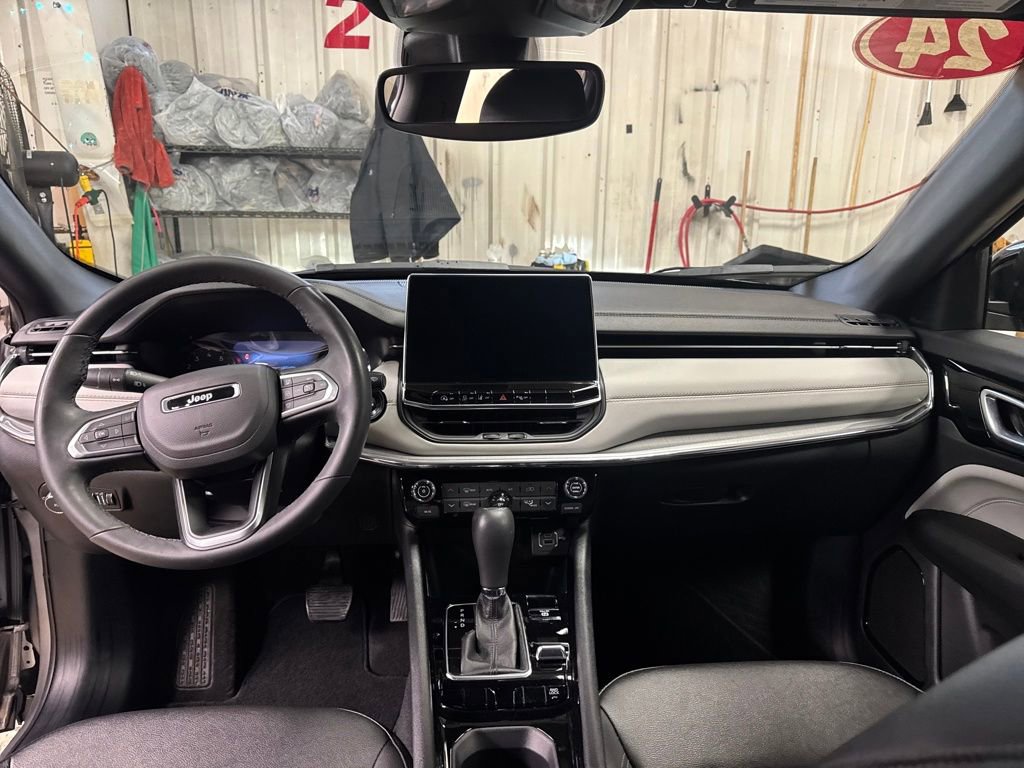 Certified 2024 Jeep Compass Limited image 17