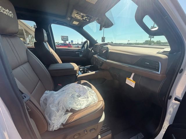 New 2026 Chevrolet Tahoe High Country w/ Sun And Tow Package AWD/4WD image 16