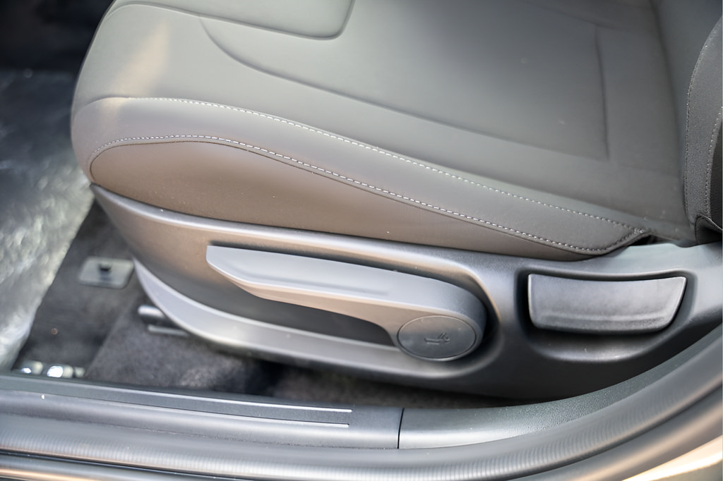 New 2025 Hyundai Elantra SEL FWD image 20