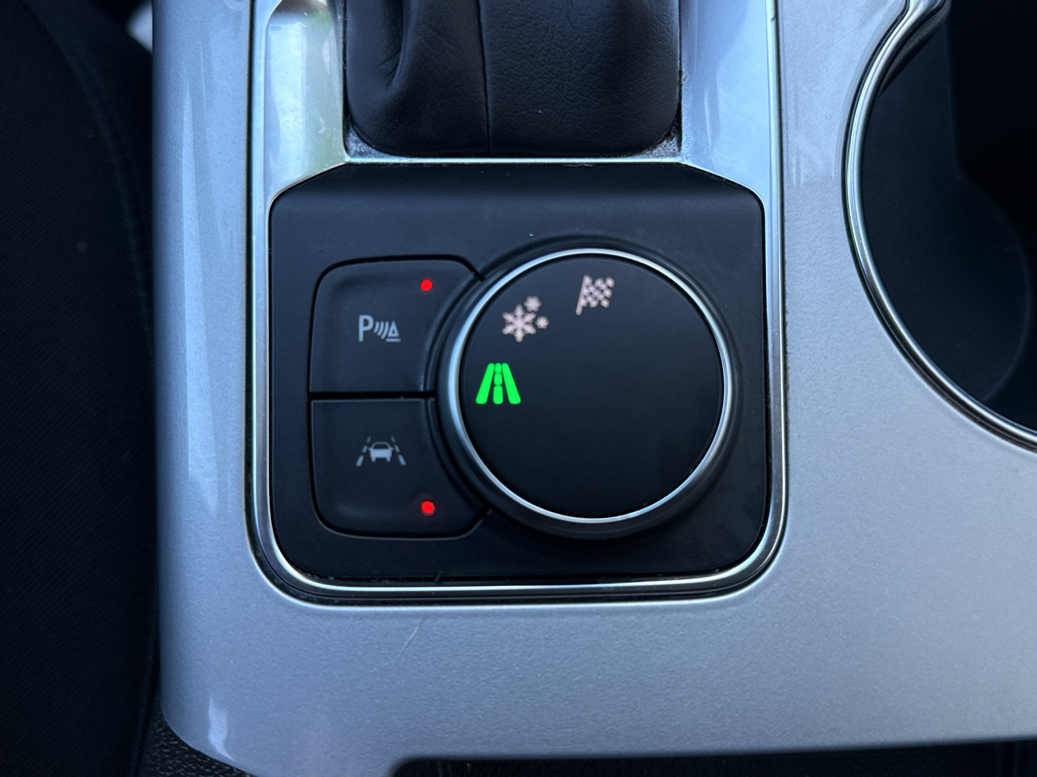 Used 2025 Chevrolet Blazer LT w/ Convenience Package FWD image 31