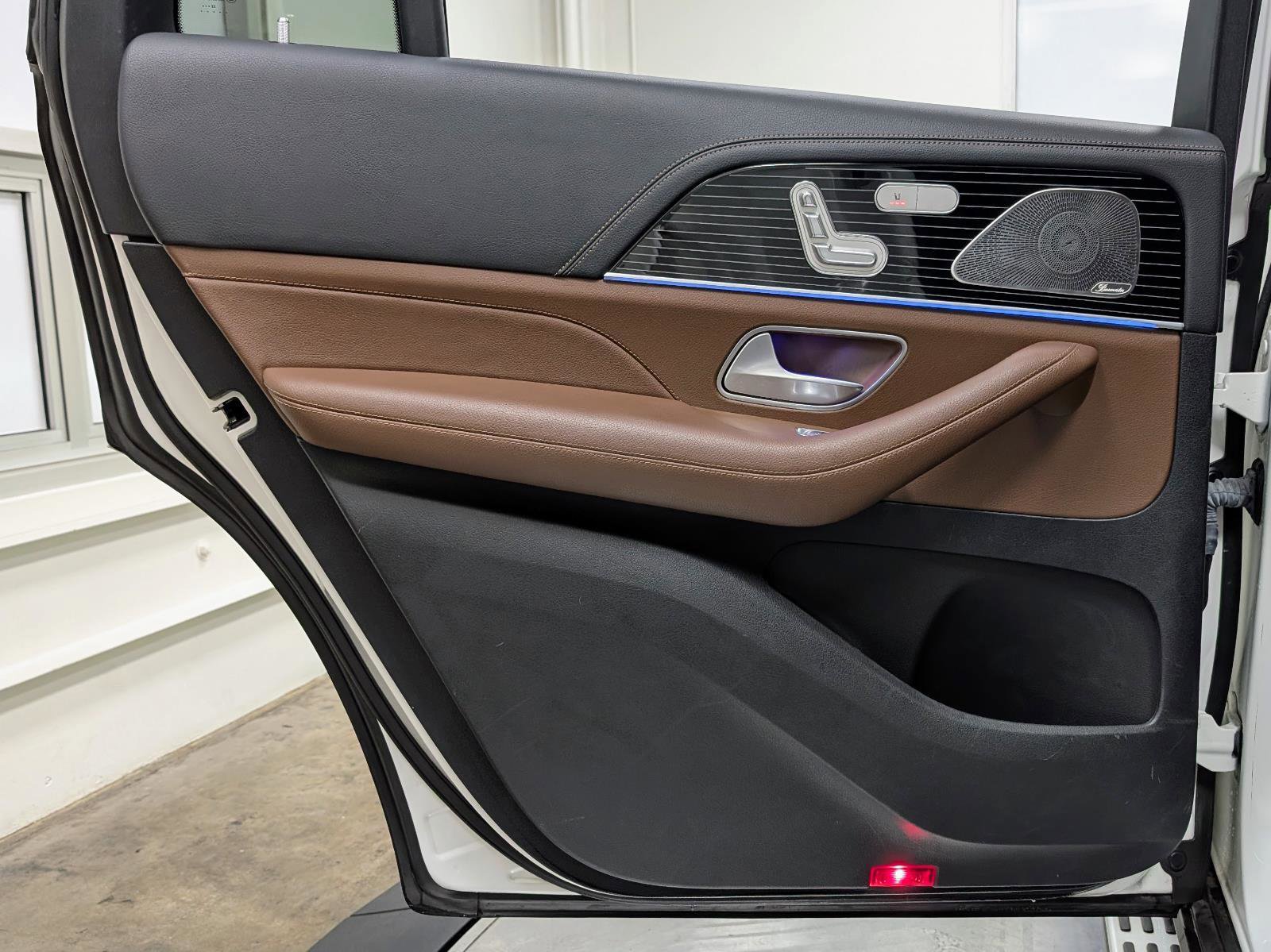 Used 2024 Mercedes-Benz GLS 450 4MATIC w/ Pinnacle Trim Package image 19