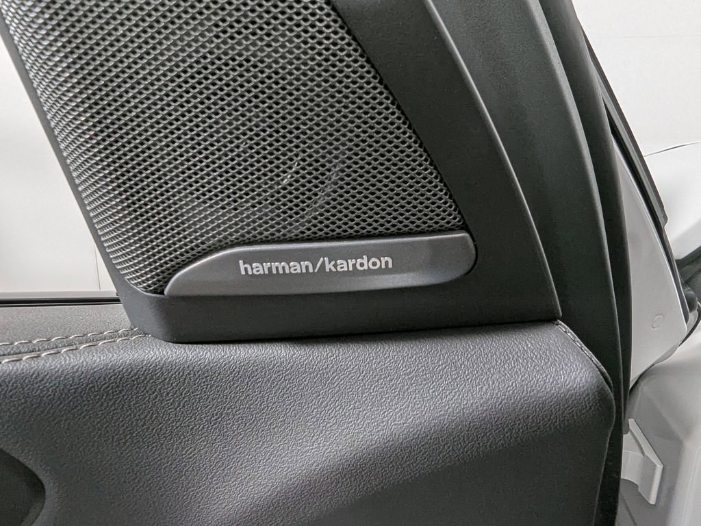 Certified 2025 BMW X5 xDrive40i w/ M Sport Package image 17