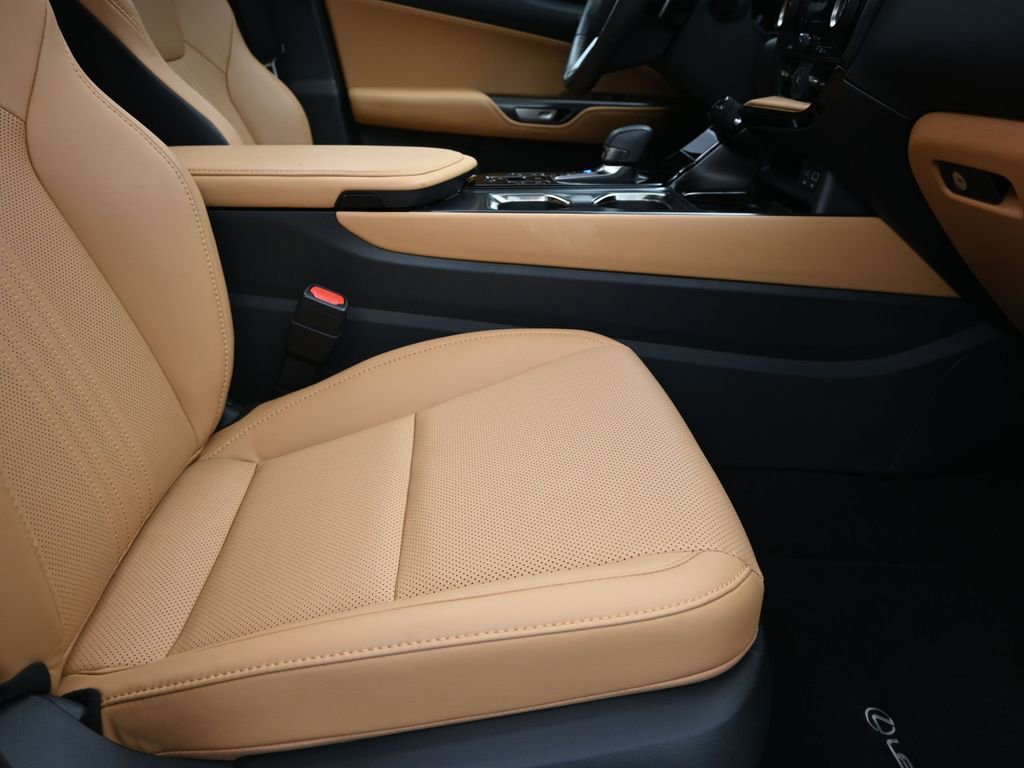 Certified 2025 Lexus NX 350 AWD w/ Accessory Package (2T) image 25