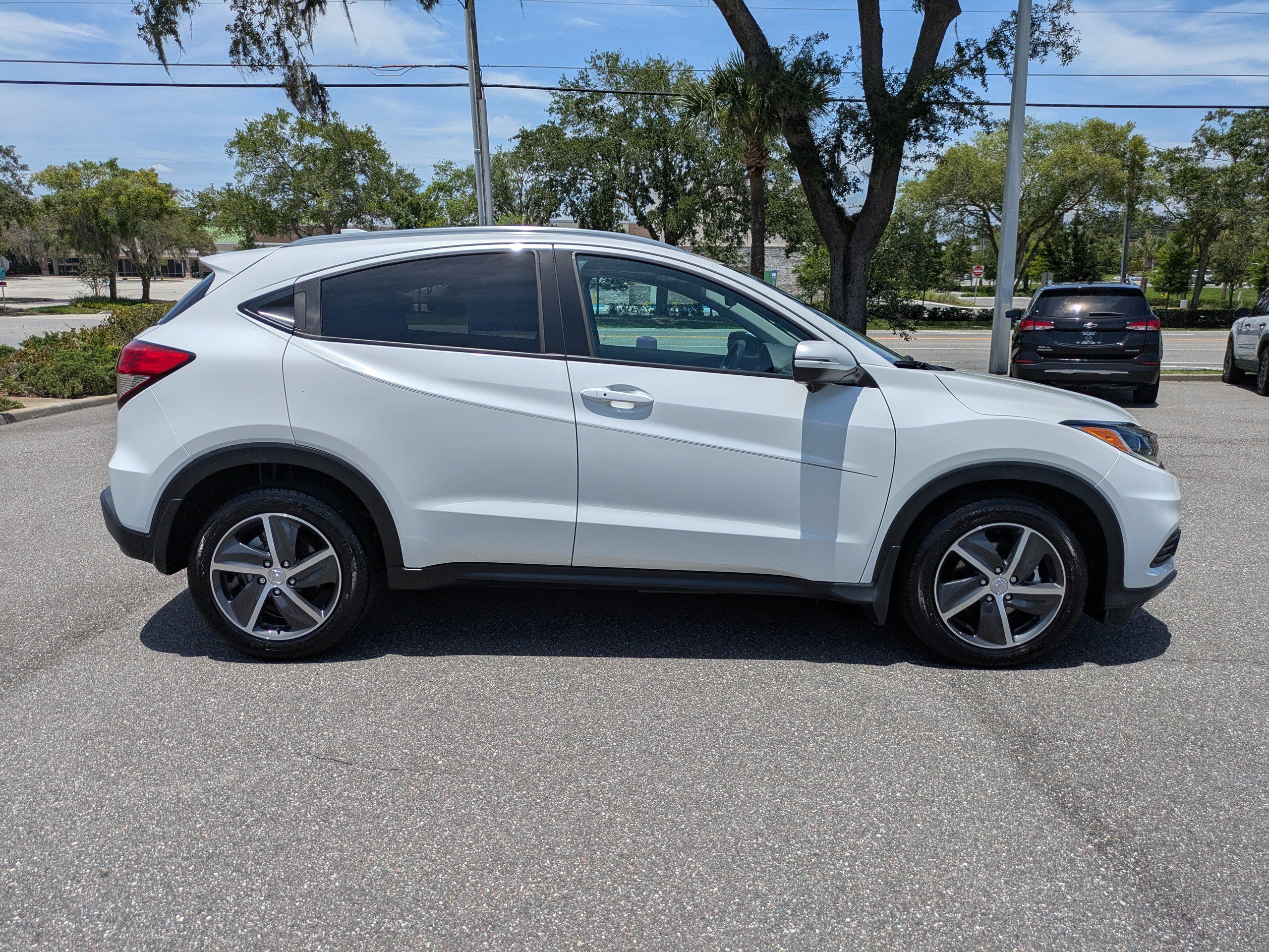 Used 2022 Honda HR-V EX image 3
