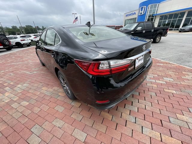 Used 2016 Lexus ES 350 w/ Luxury Package w/Wood Trim FWD image 30