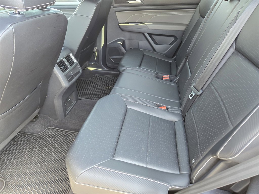 Used 2022 Volkswagen Atlas Cross Sport SE image 31