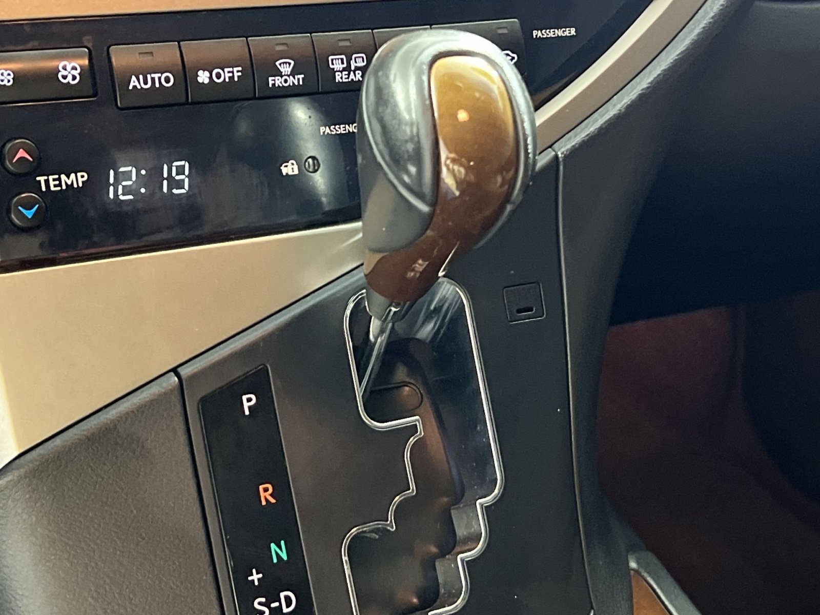 Used 2013 Lexus RX 450h AWD w/ Navigation Pkg image 22