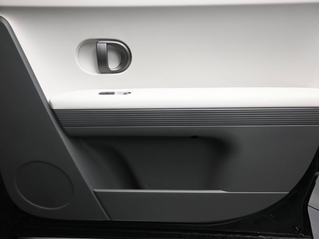 New 2025 Hyundai Ioniq 5 SEL image 11