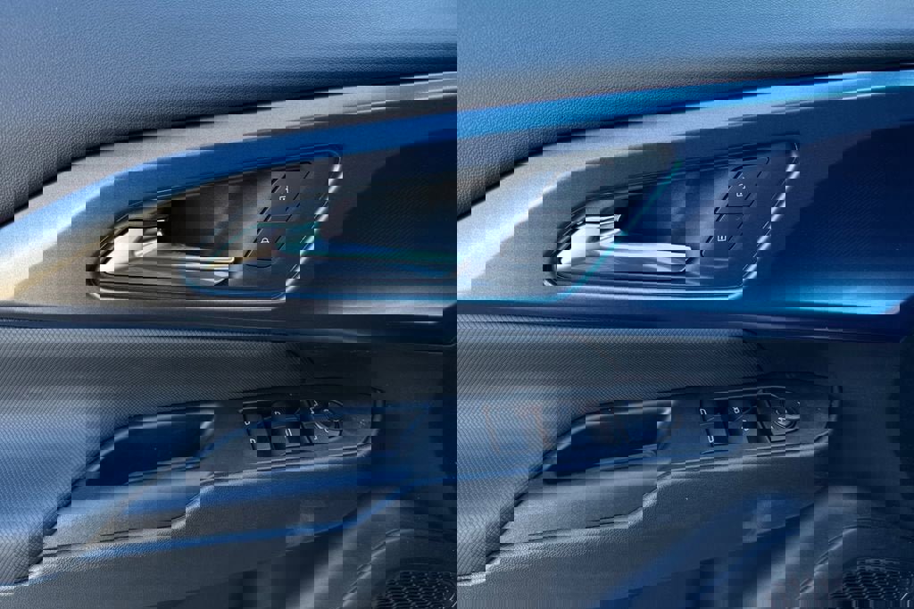 New 2026 Chevrolet Equinox EV LT w/ LPO, Blackout Package image 11