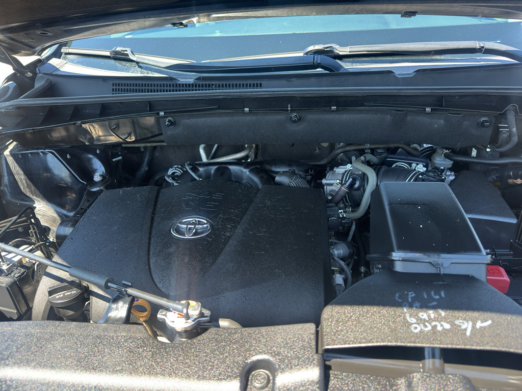 Used 2018 Toyota Highlander Plus FWD image 10