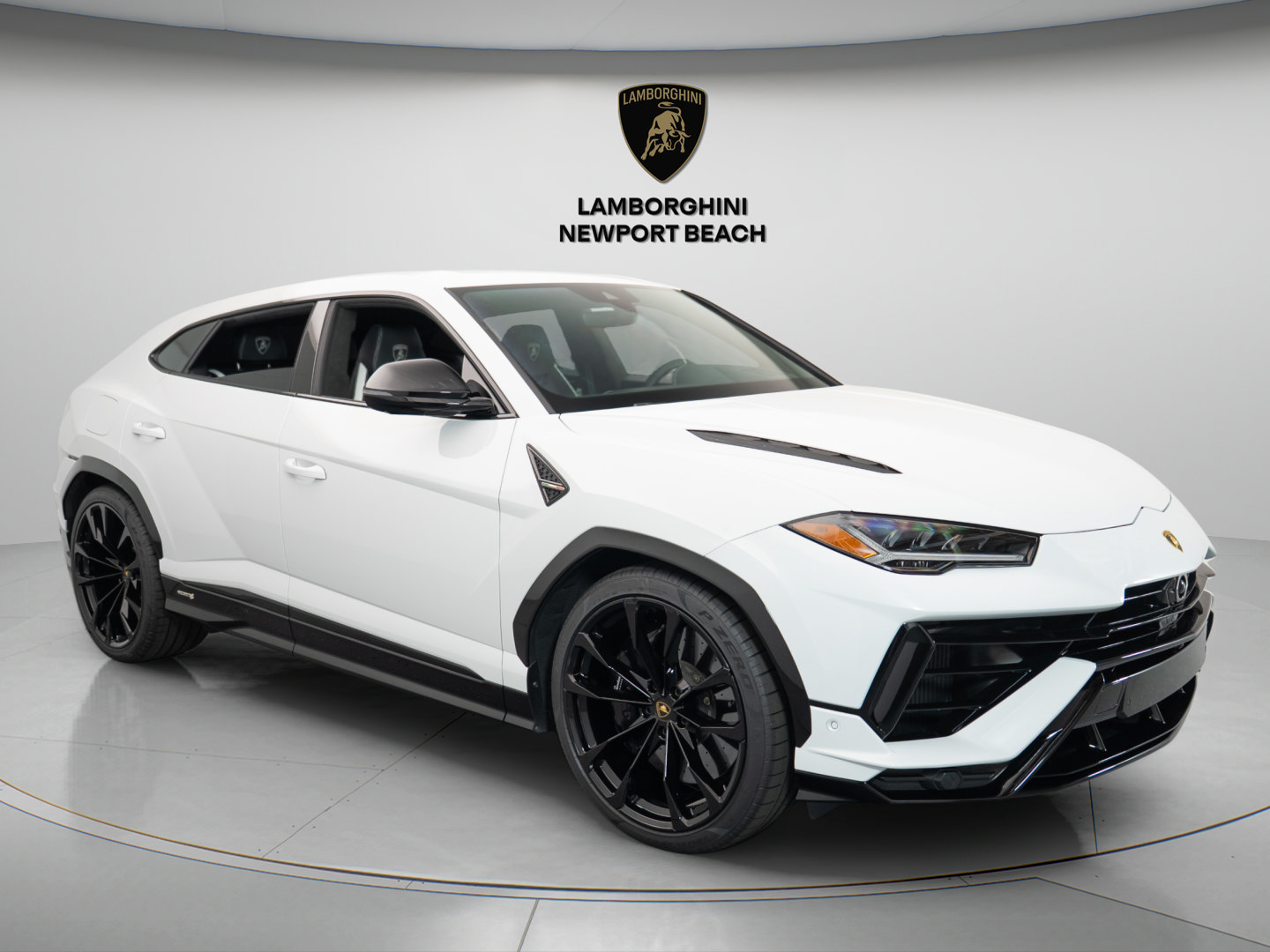 Used 2024 Lamborghini Urus S AWD/4WD image 1