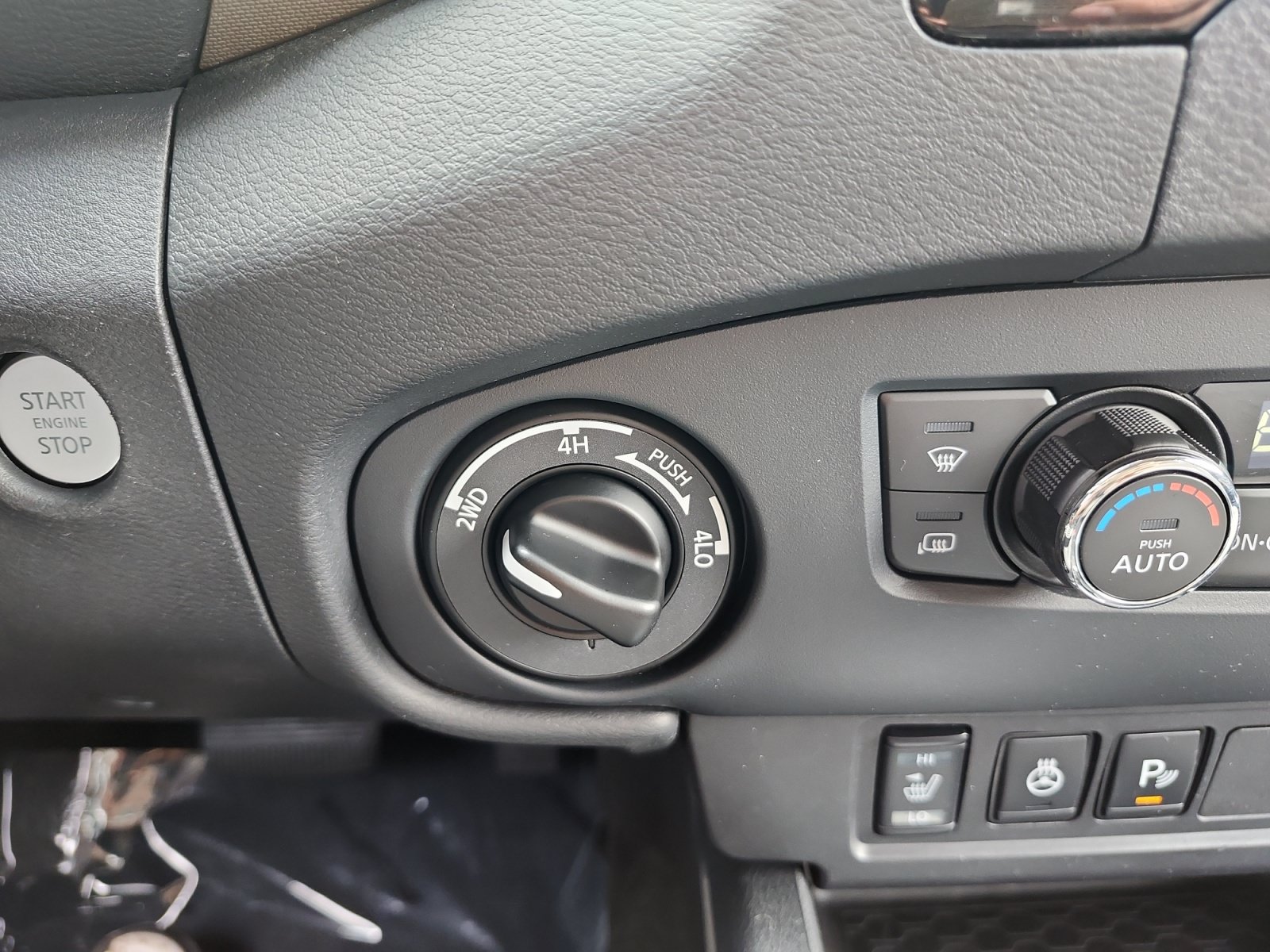 Used 2022 Nissan Frontier SV AWD/4WD image 20