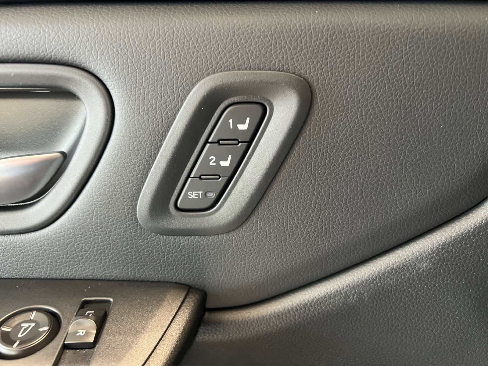 New 2025 Honda Pilot Touring image 15