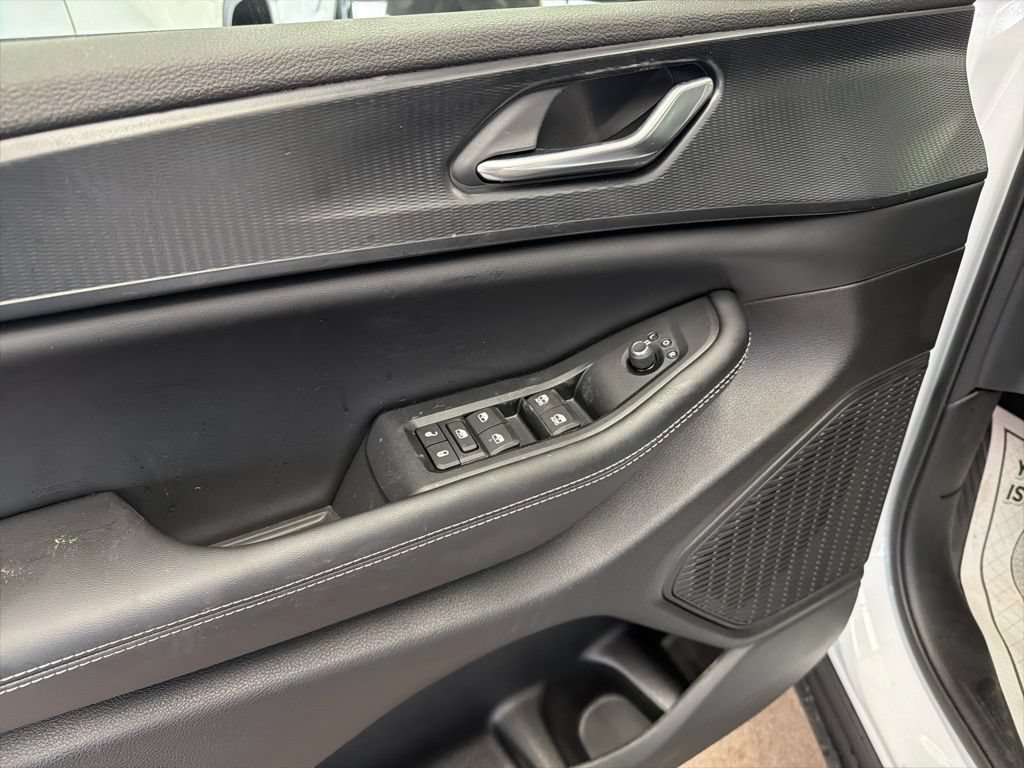 New 2025 Jeep Grand Cherokee Laredo X w/ Luxury Tech Group I AWD/4WD image 6